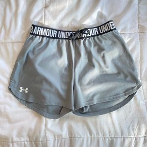 under armor - women’s girls soft light gray shorts